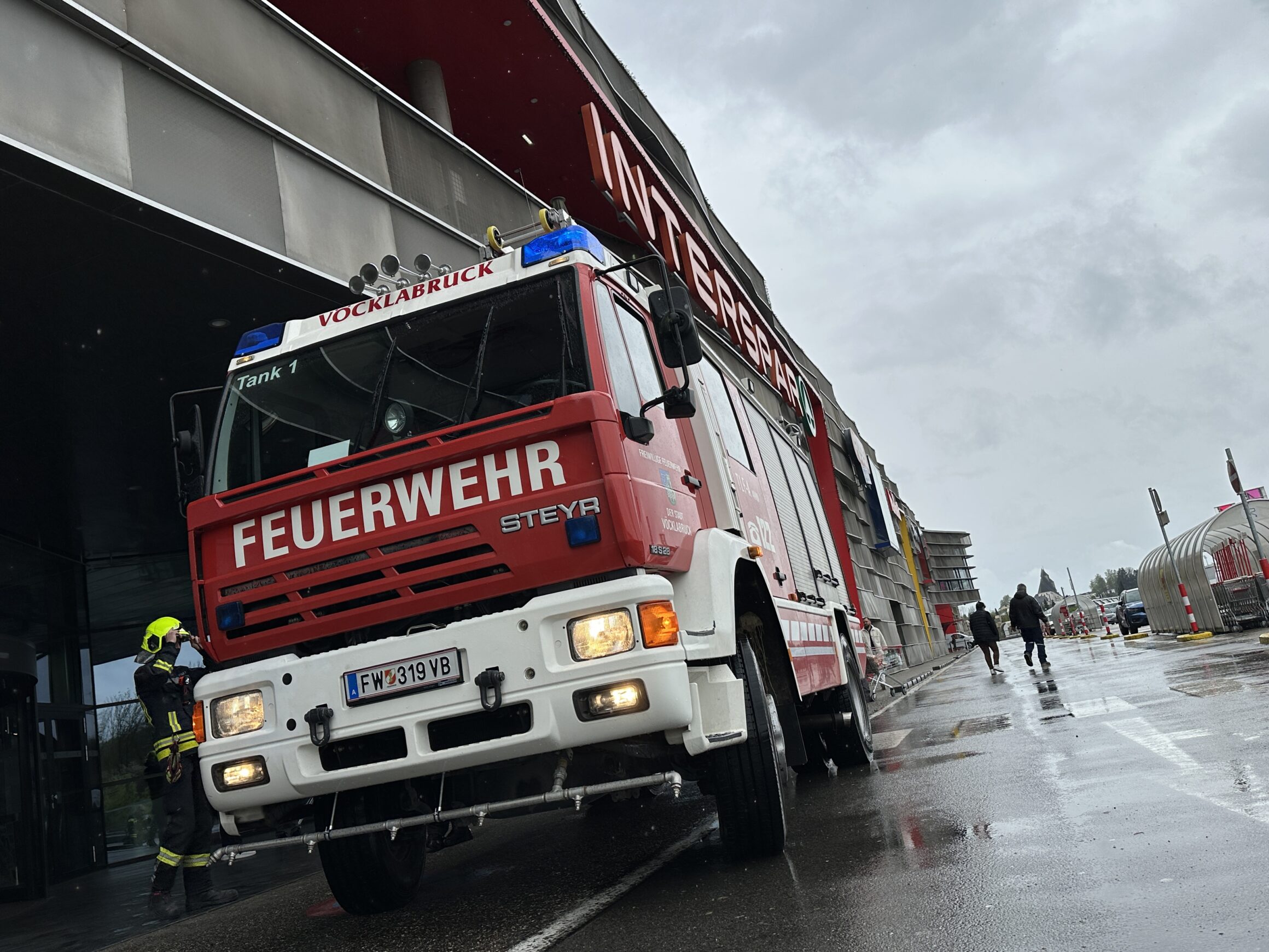 Fettbrand im Einkaufszentrum rechtzeitig gelöscht