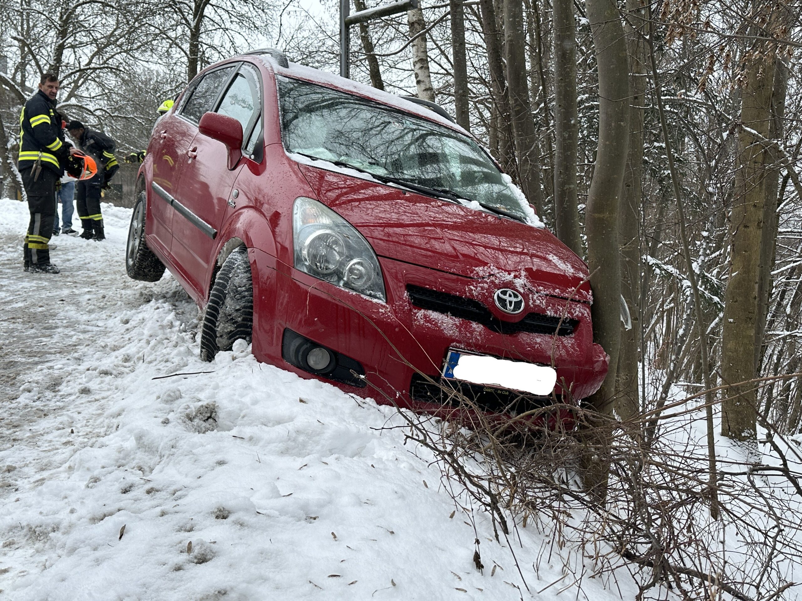 Glück im Unglück: Fahrzeugbergung Schloßstraße
