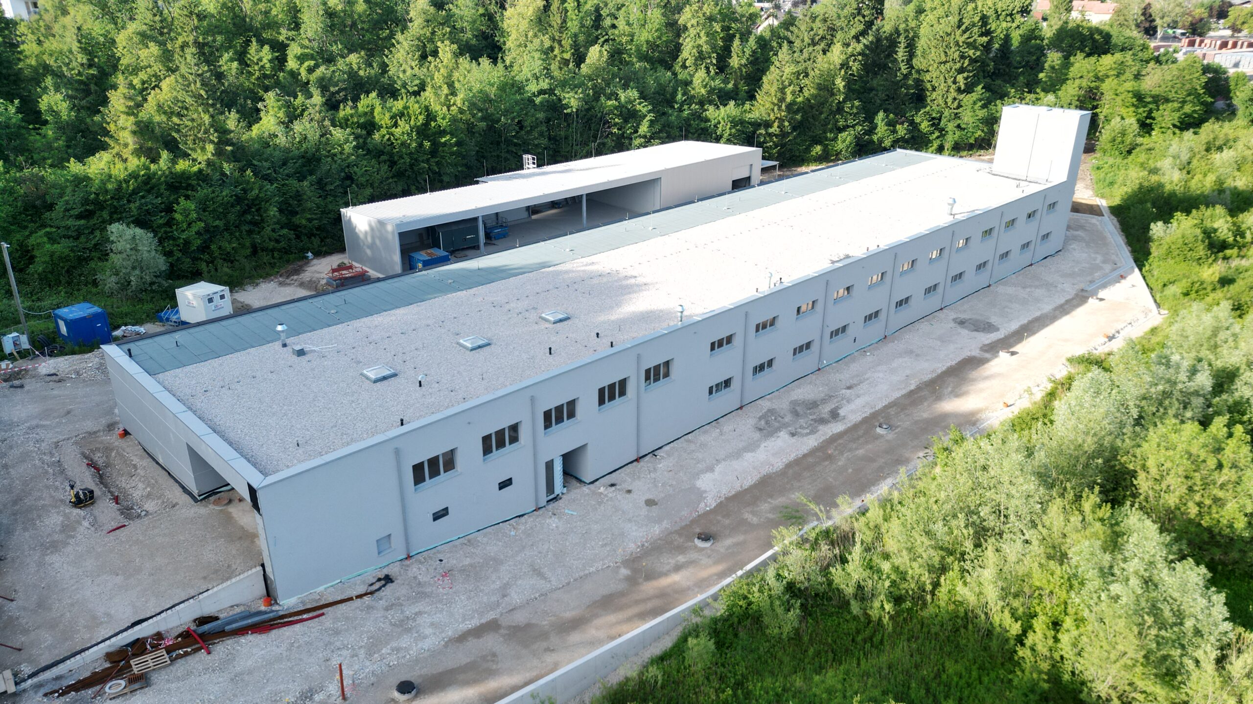 Baufortschritt KW 21–23: Fassade vor Fertigstellung – Ausbauarbeiten laufen auf Hochtouren