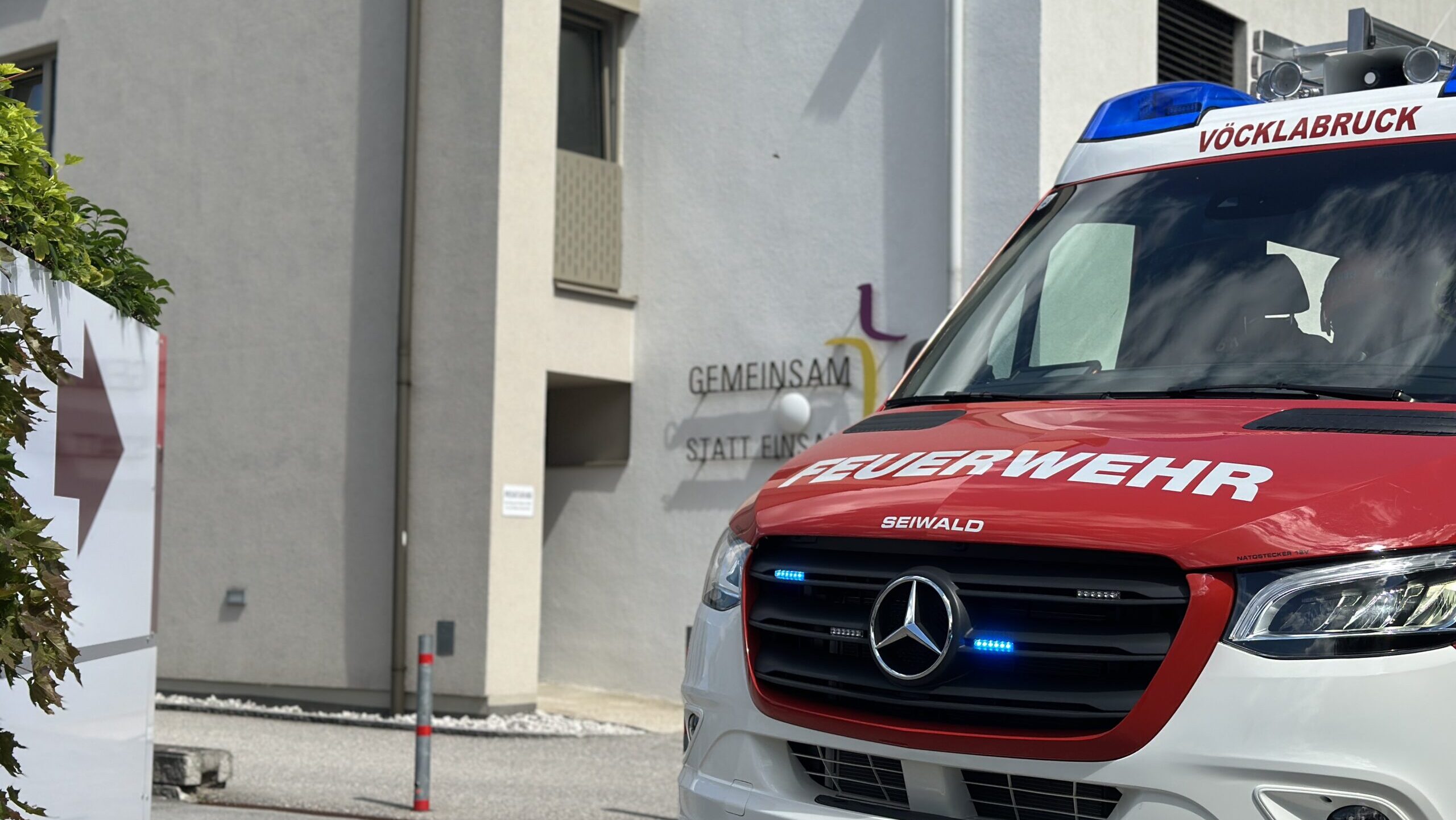 3 Kinder aus steckenbliebenen Lift gerettet
