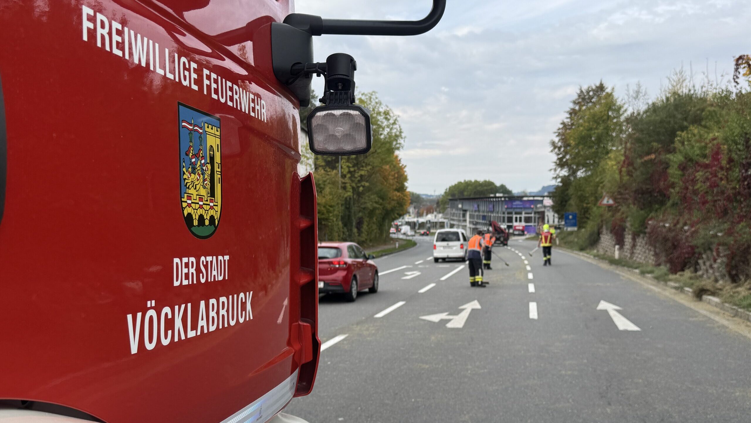 Straßenreinigung auf der B1